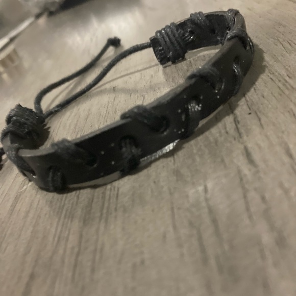 Real leather black bracelet - Picture 2 of 3